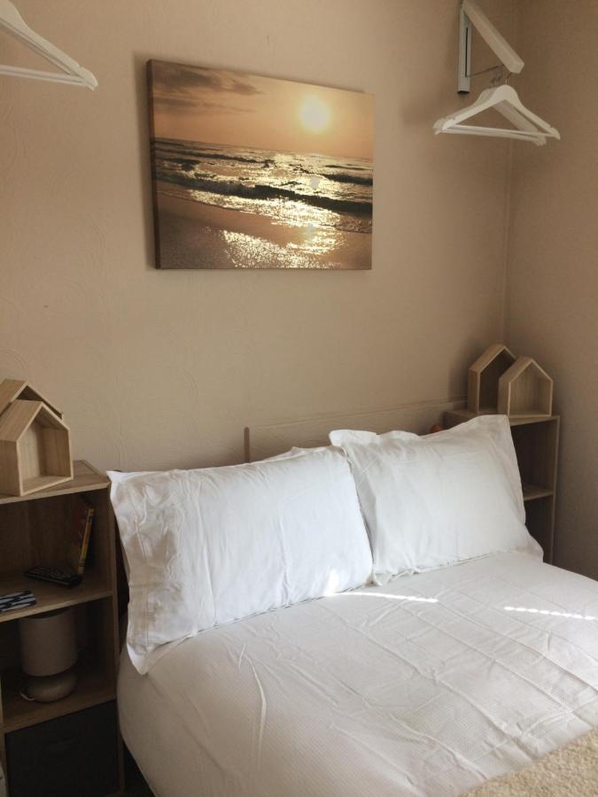 Lovely Little Flat By The Sea In クリーソープス エクステリア 写真